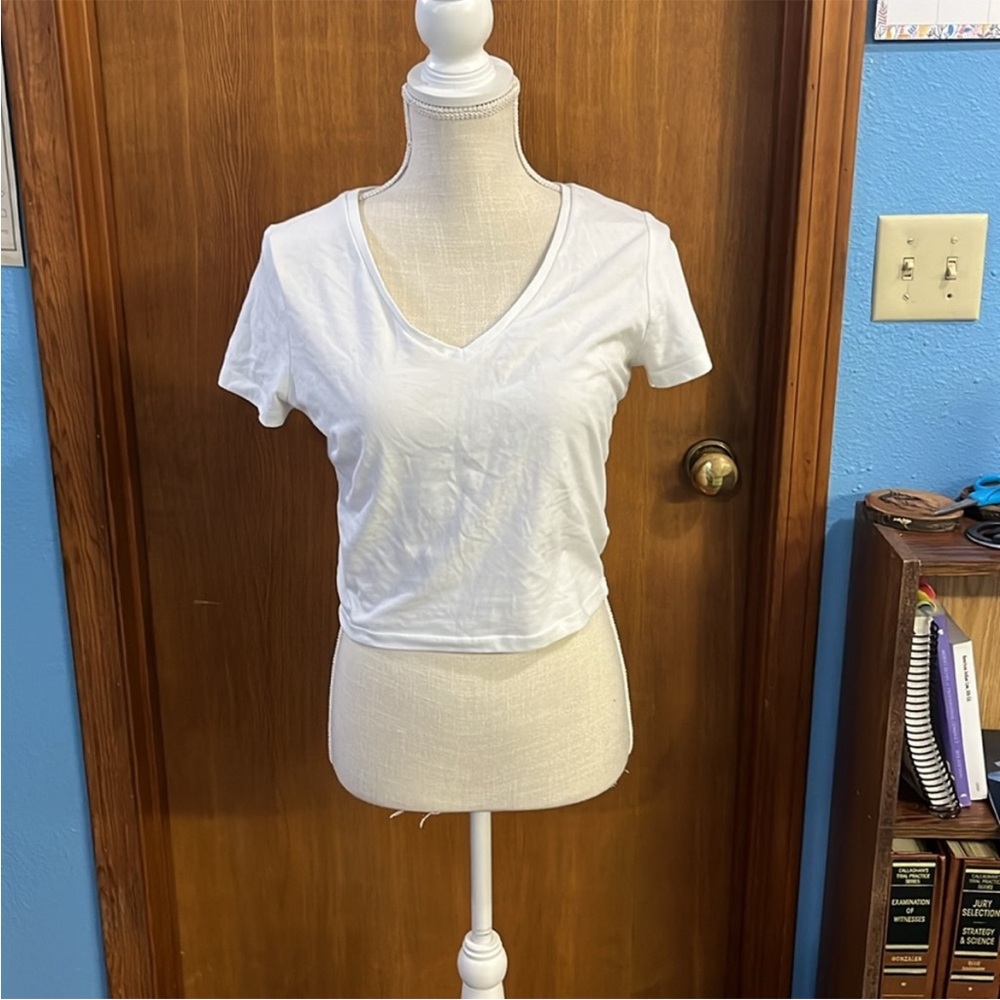 NWOT L Wild fable white v neck cropped short sleeve 
MOVING SALE